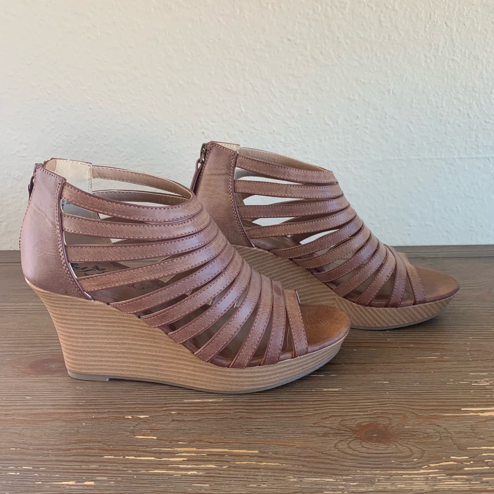 Brand New Self Esteem Tan Wedges Size 9 1/2